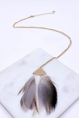 Beige feather necklace 32”